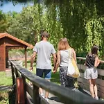 Bois 7 Domaine Les Epinettes Camping *