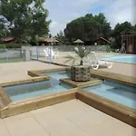 Bois 7 Domaine Les Epinettes Camping Saint-Gervais (Vendee)