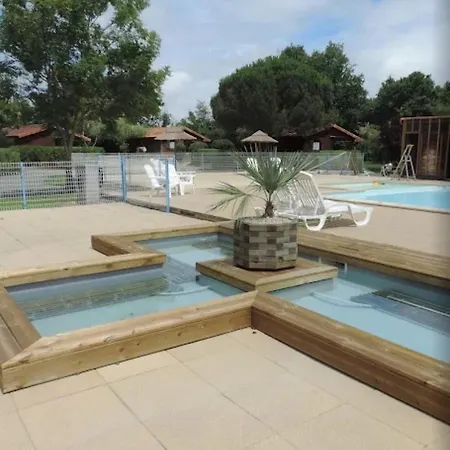 Bois 7 Domaine Les Epinettes Campingplatz Saint-Gervais (Vendee)